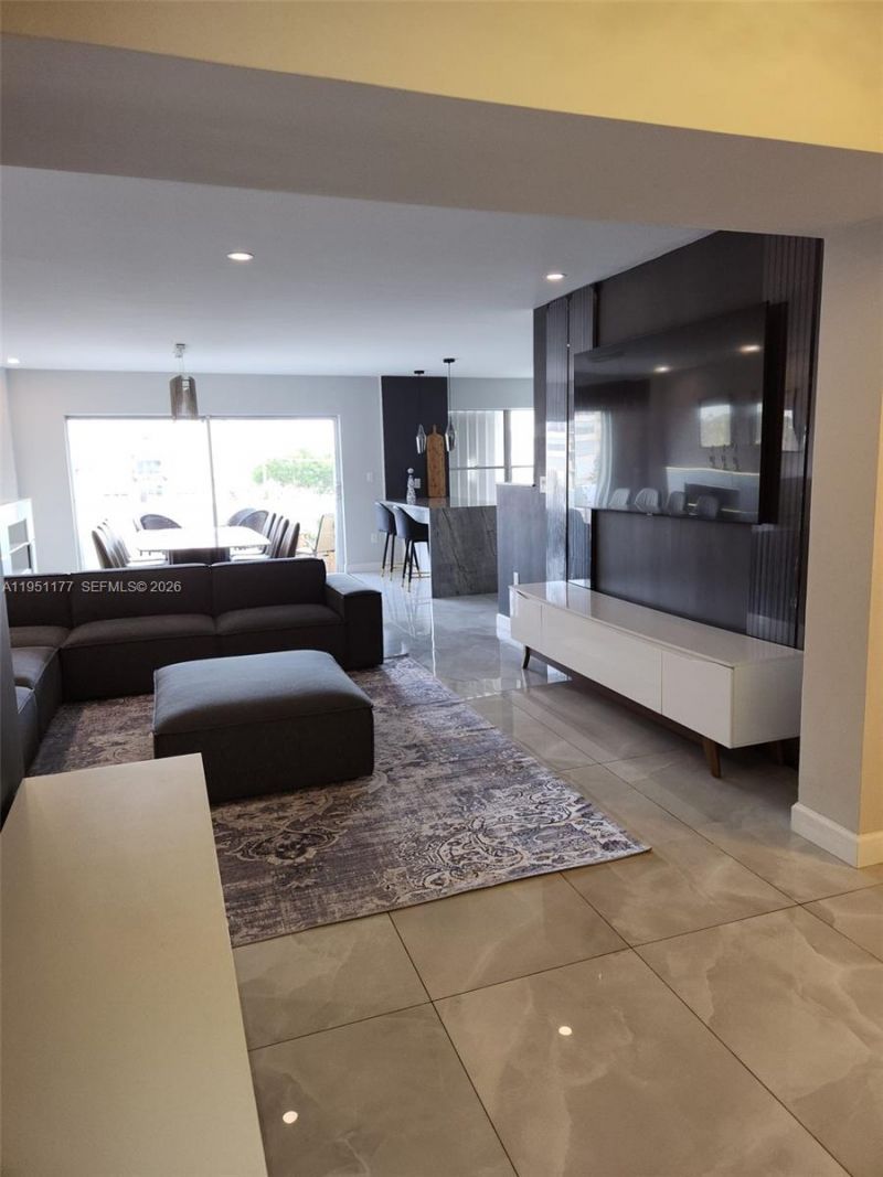 1075 92nd St, Unit 405, Bay Harbor Islands, FL 33154 Photo