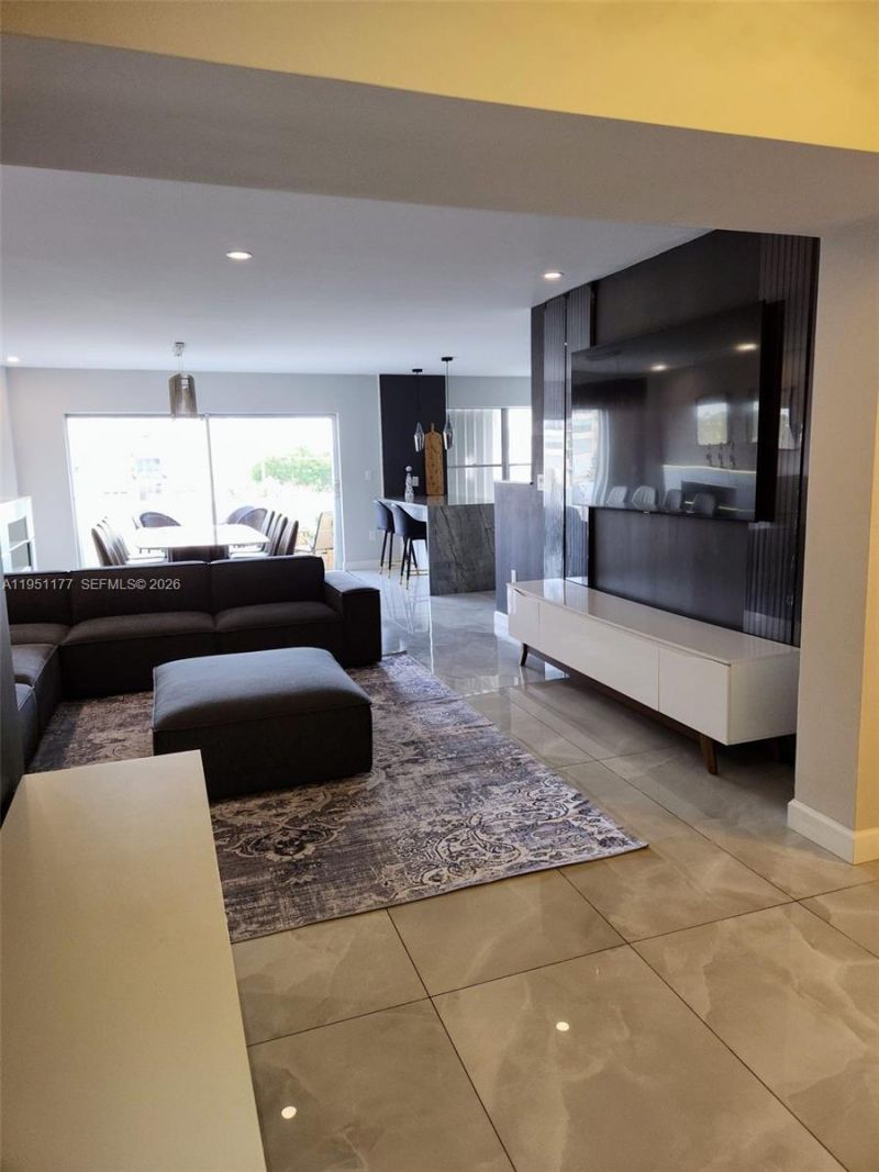 1075 92nd St, Unit 405, Bay Harbor Islands, FL 33154 Photo