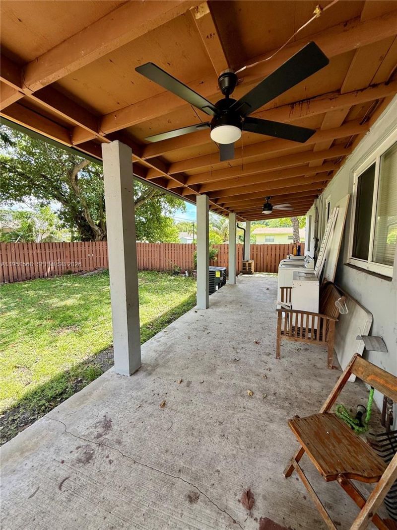 1085 NW 48th St , Miami, FL 33127 Photo