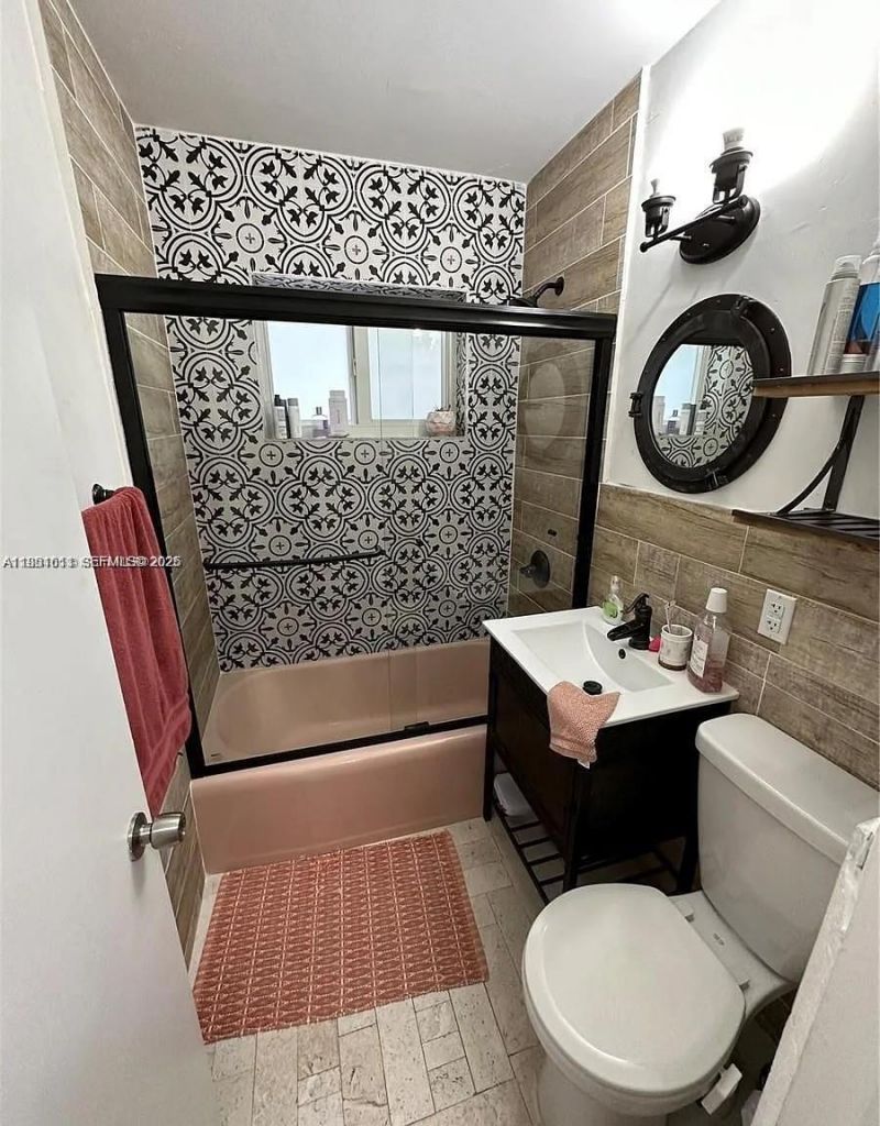 4485 SW 7th St, Miami, FL 33134 Photo