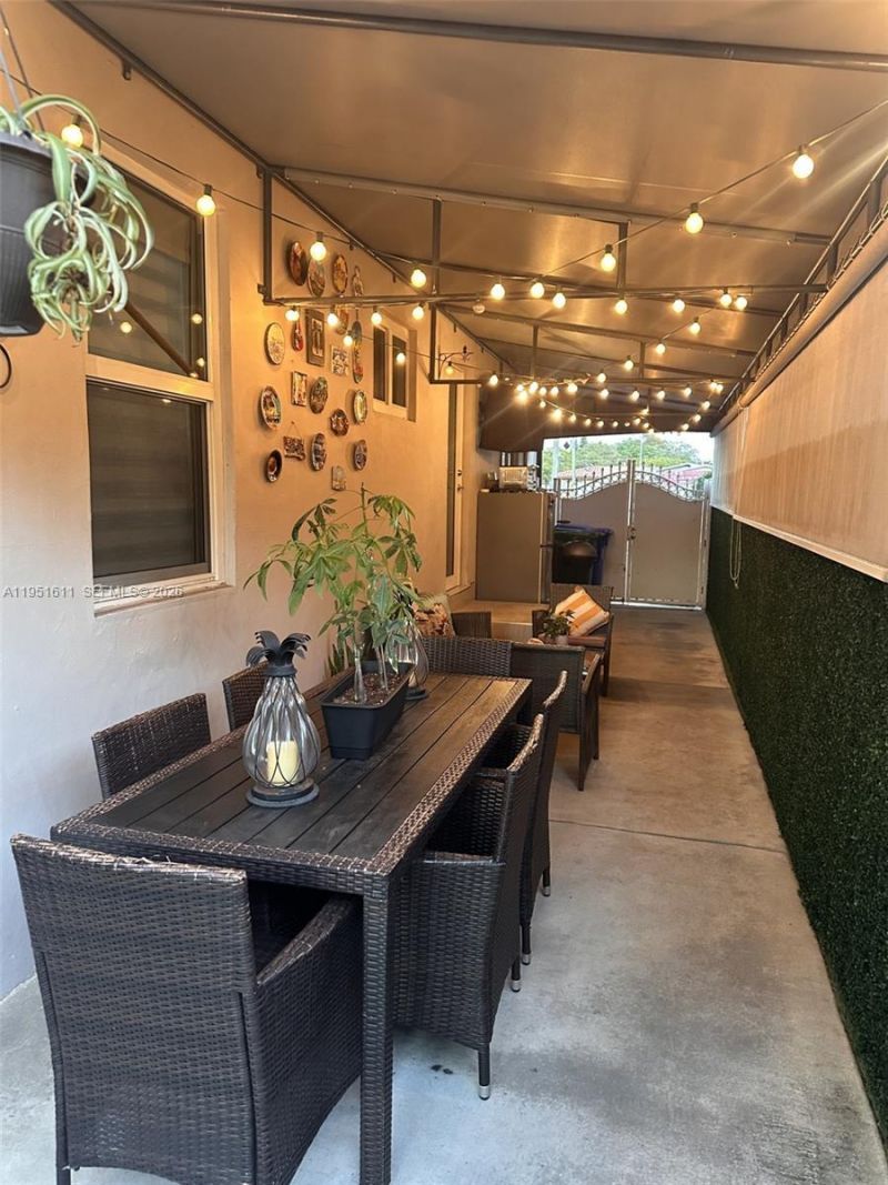 4485 SW 7th St, Miami, FL 33134 Photo