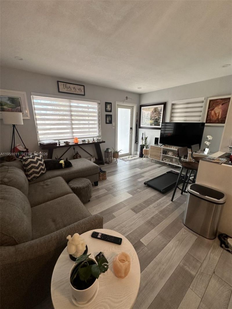 4485 SW 7th St, Miami, FL 33134 Photo