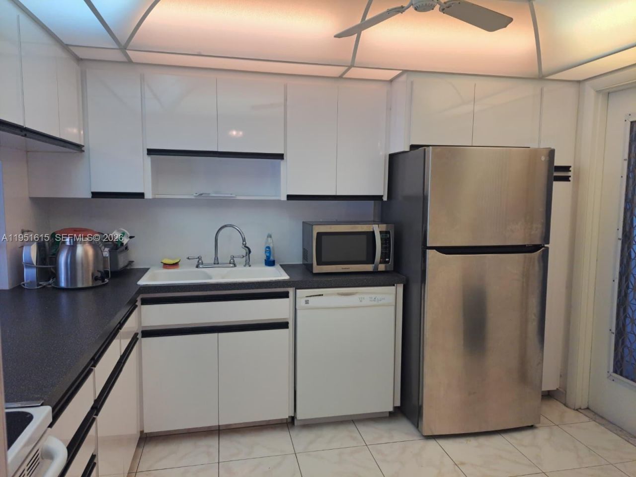 330 SE 2nd St , Unit 305H, Hallandale Beach, FL 33009 Photo