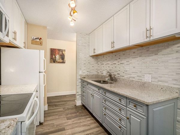 4001 Heritage Hills Drive, Unit 304, Bloomington, MN 55437