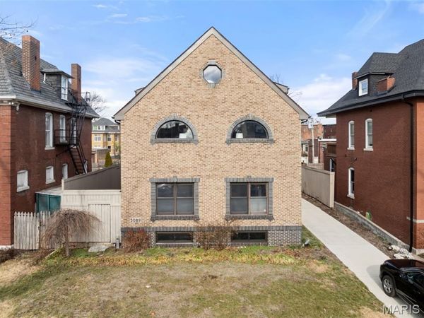 5089 Waterman Boulevard, St Louis, MO 63108