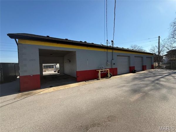 1020 Milton Road, Alton, IL 62002