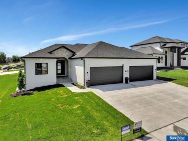 4224 Sundrop Court, Lincoln, NE 68516