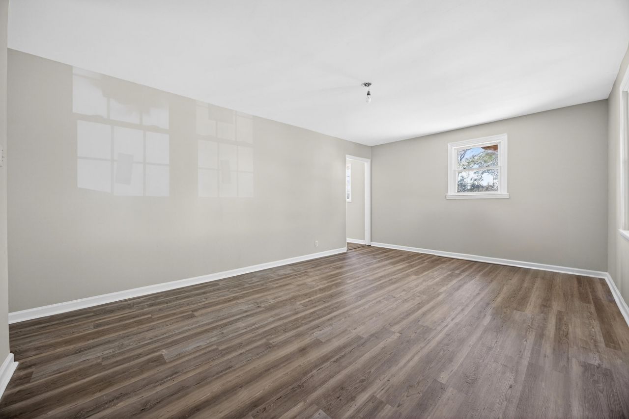 573 Race Track Road Photo 7