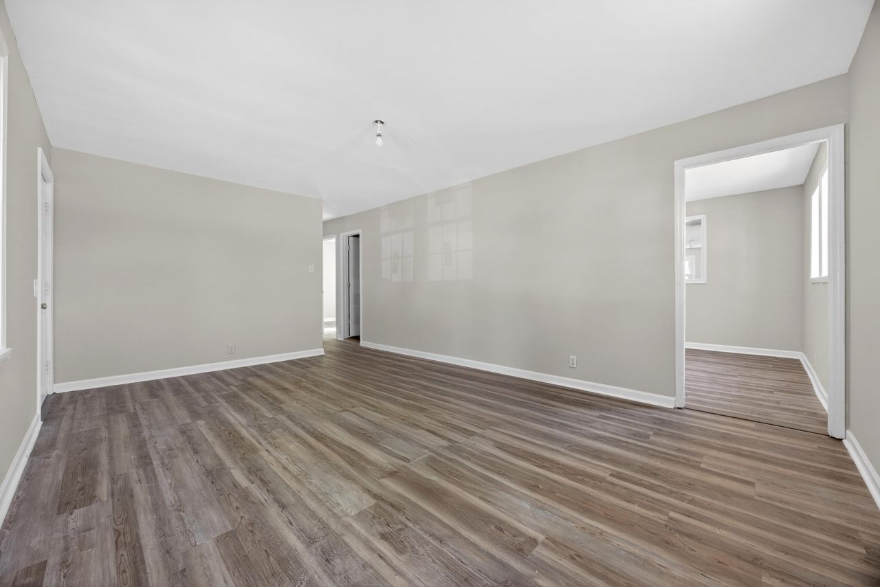 573 Race Track Road Photo 9