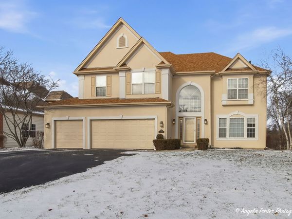 7390 Bittersweet Drive, Gurnee, IL 60031