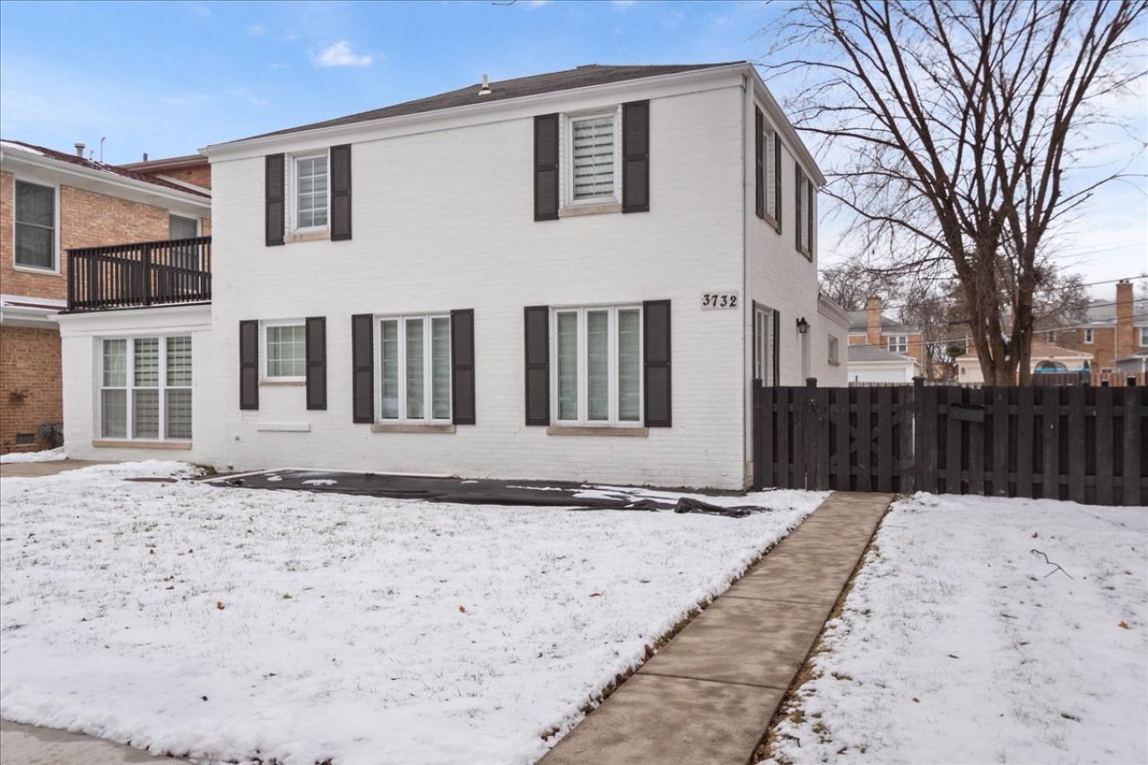 3732 W Columbia Avenue, Lincolnwood, IL 60712