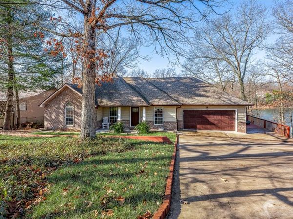 7 Brixham Lane, Bella Vista, AR 72714