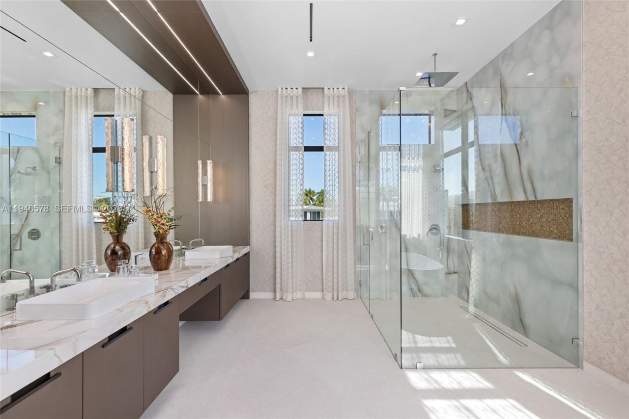 51 Isla Bahia Dr, Fort Lauderdale, FL 33316 Photo