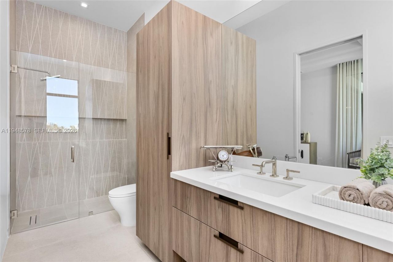 51 Isla Bahia Dr, Fort Lauderdale, FL 33316 Photo