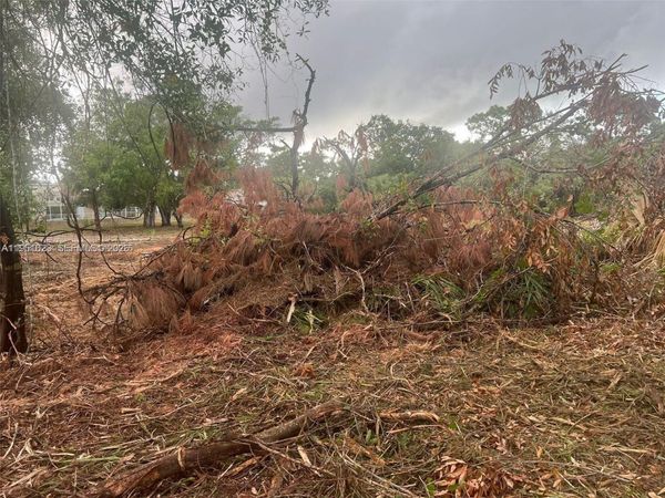 17 Rosevelt Ave , Lehigh Acres, FL 33936