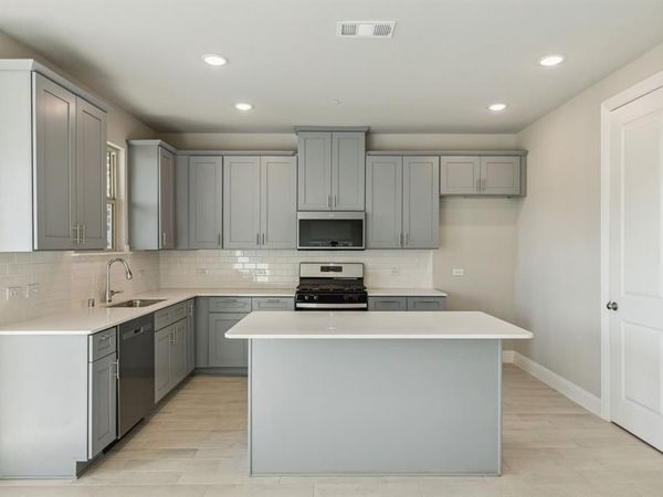 625 Hutchinson Lane, Lewisville, TX 75077