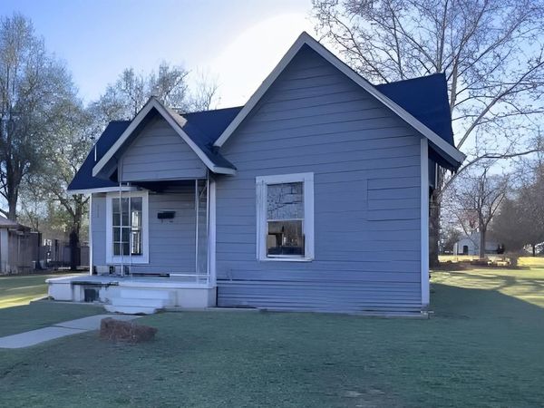 507 Natchez Street, Hearne, TX 77859