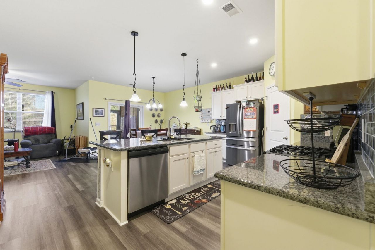 144 Legends Village Loop Photo 7