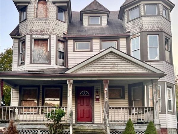 1888 Beersford Road, East Cleveland, OH 44112