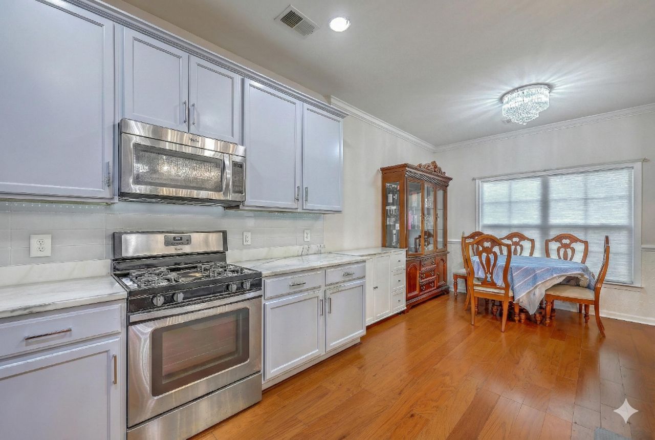 3811 Bonnecrest Lane Photo 10