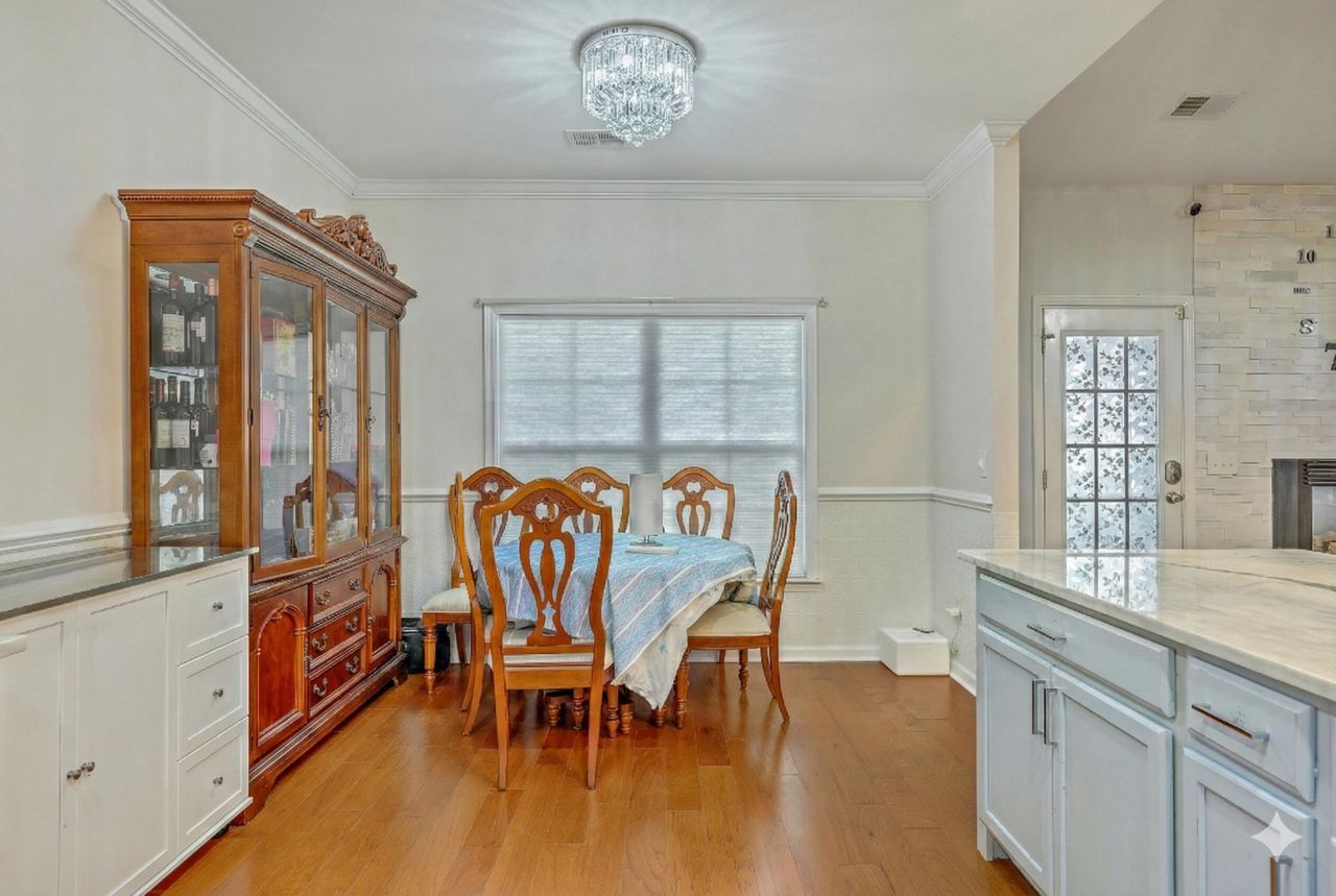 3811 Bonnecrest Lane Photo 11