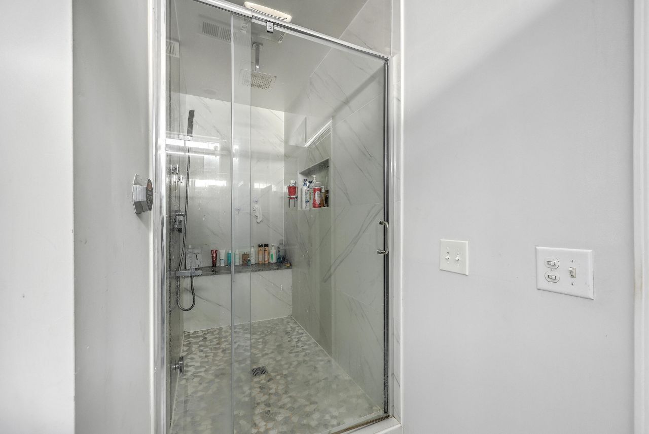 3811 Bonnecrest Lane Photo 18