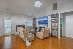 3811 Bonnecrest Lane photo 4