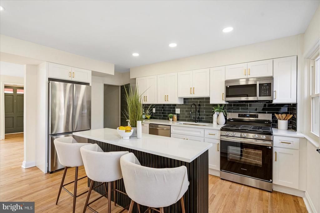 1542 KENNEWICK ROAD Baltimore, MD 21218