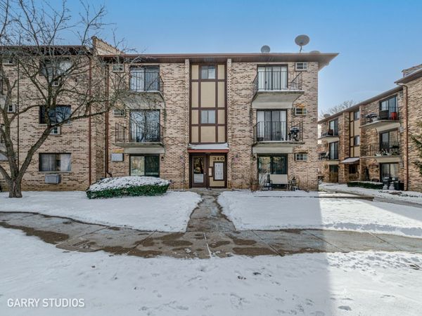 340 Klein Creek Court, Unit C, Carol Stream, IL 60188