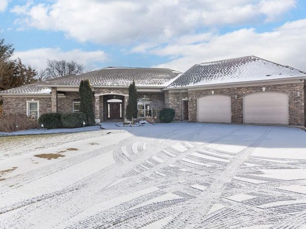 1005 W Summit Street, Maquoketa, IA 52060