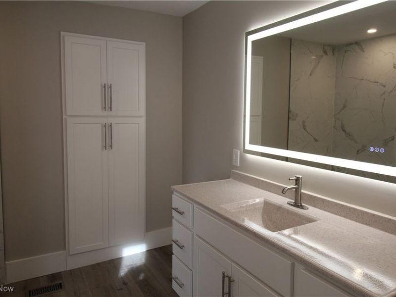 410 W Oak Street, Orrville, OH 44667 Photo 11