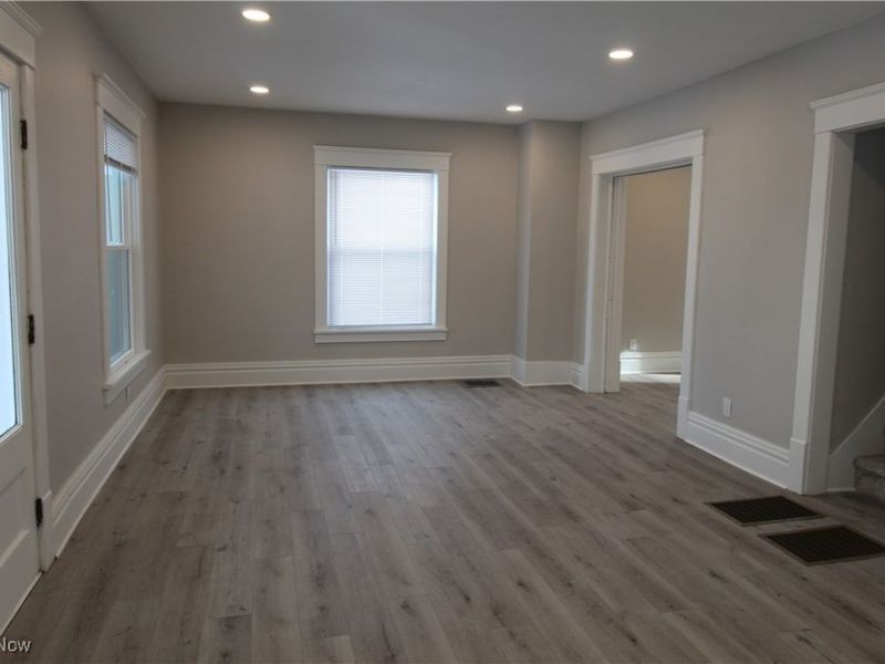 410 W Oak Street, Orrville, OH 44667 Photo 3