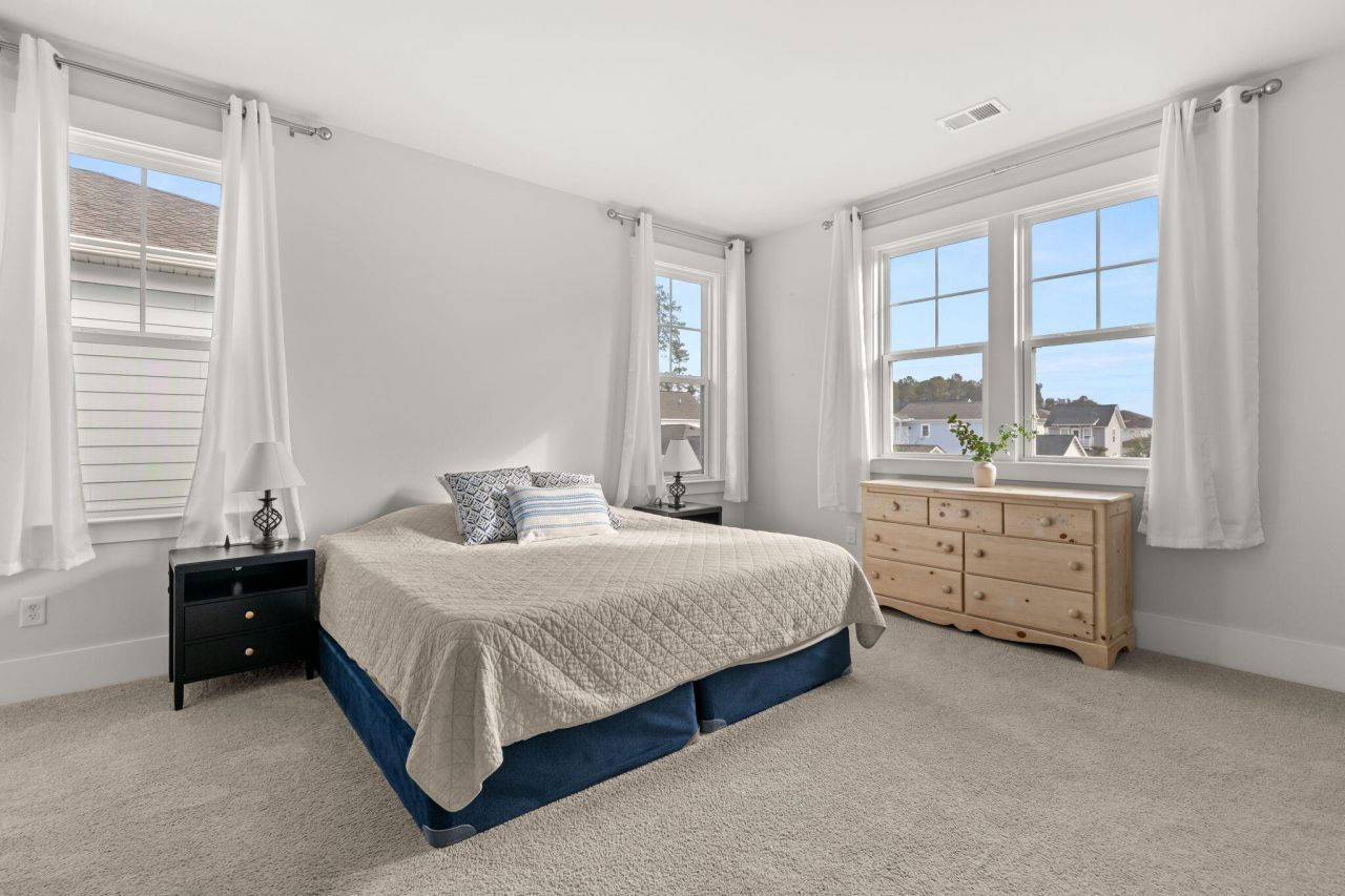 203 Bright Leaf Loop Photo 16