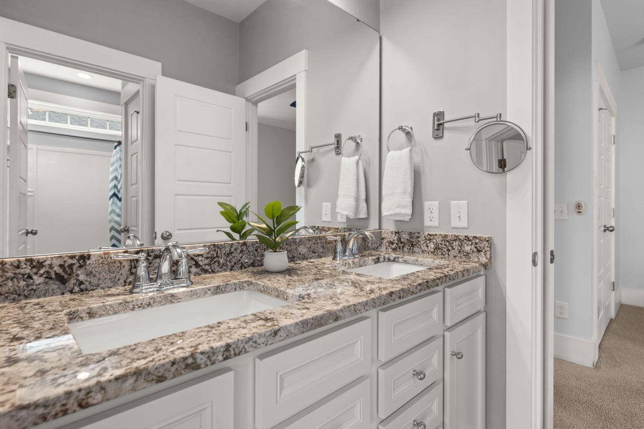 203 Bright Leaf Loop Photo 20