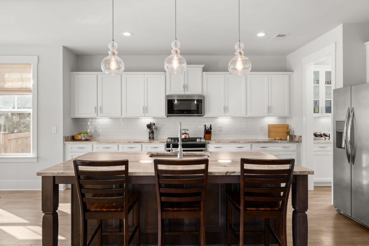 203 Bright Leaf Loop Photo 4