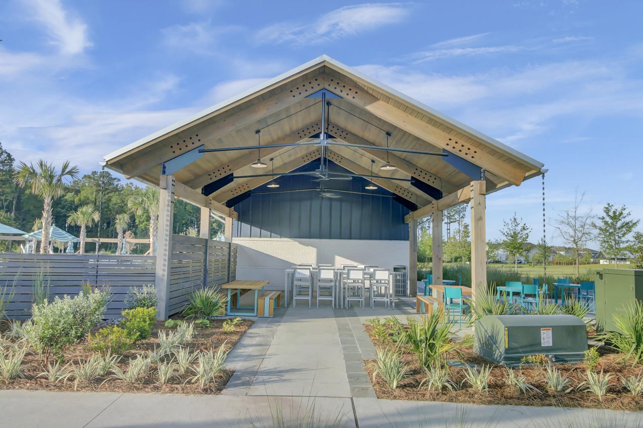 203 Bright Leaf Loop Photo 42