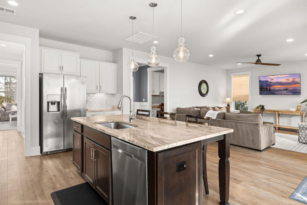 203 Bright Leaf Loop Photo 5