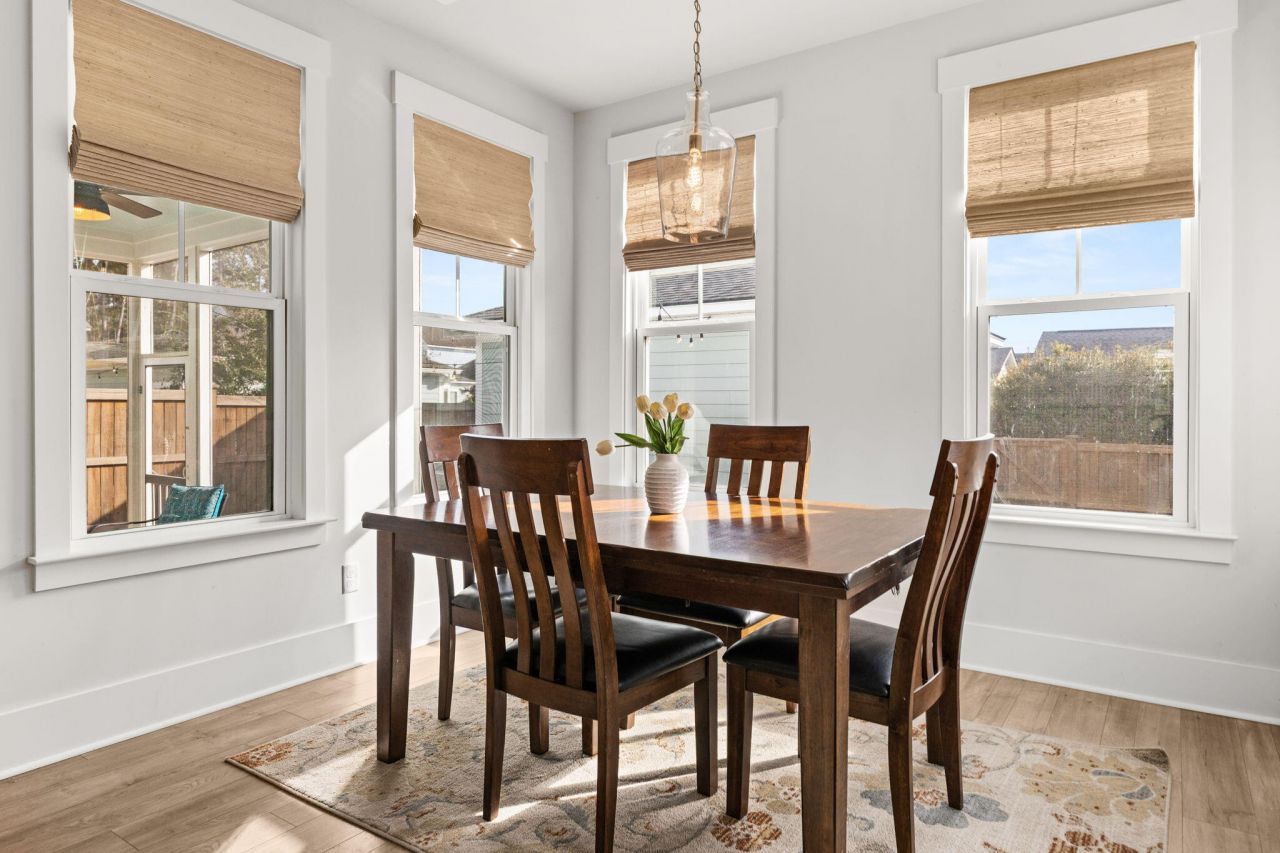 203 Bright Leaf Loop Photo 6