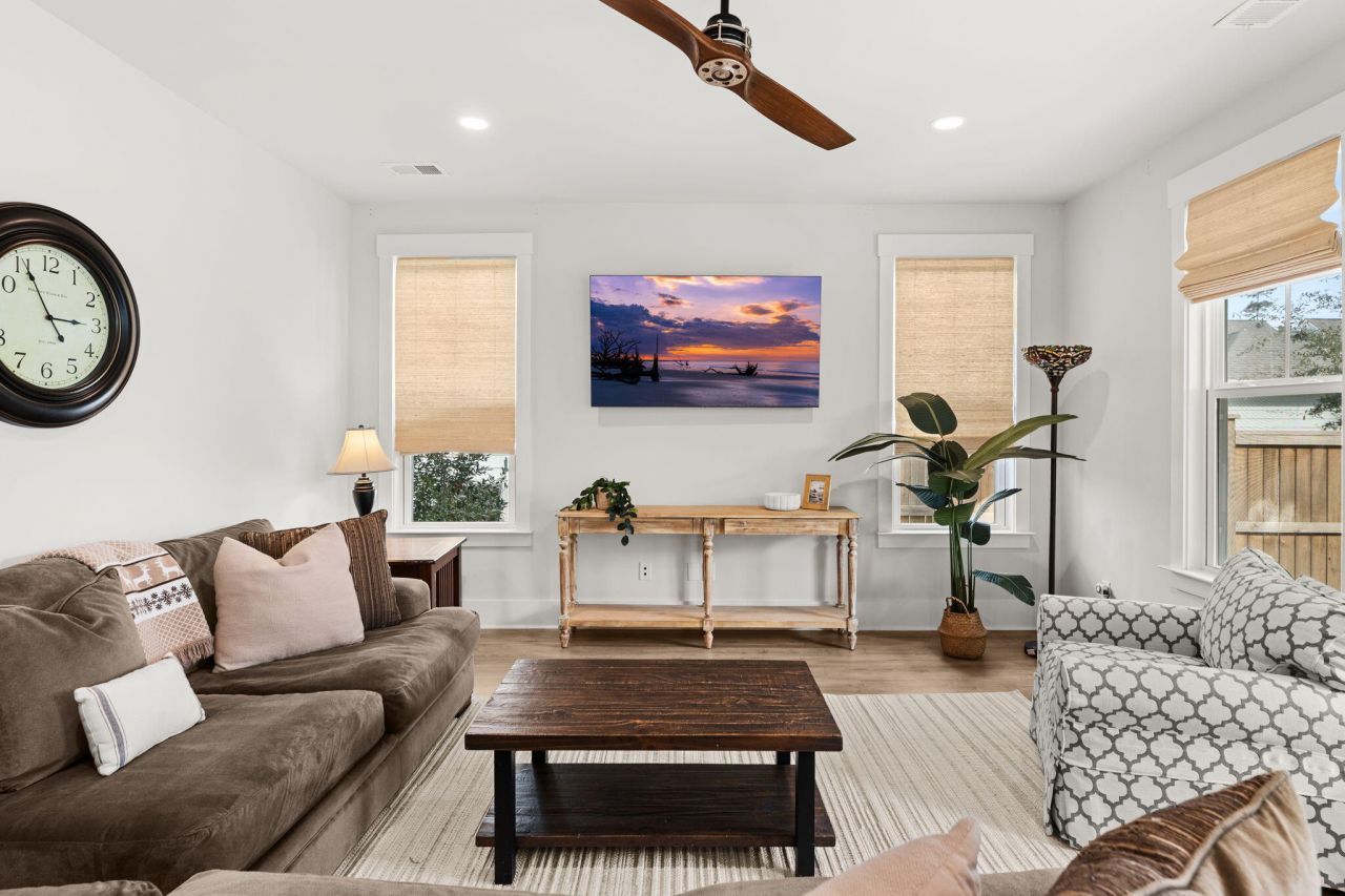 203 Bright Leaf Loop Photo 7