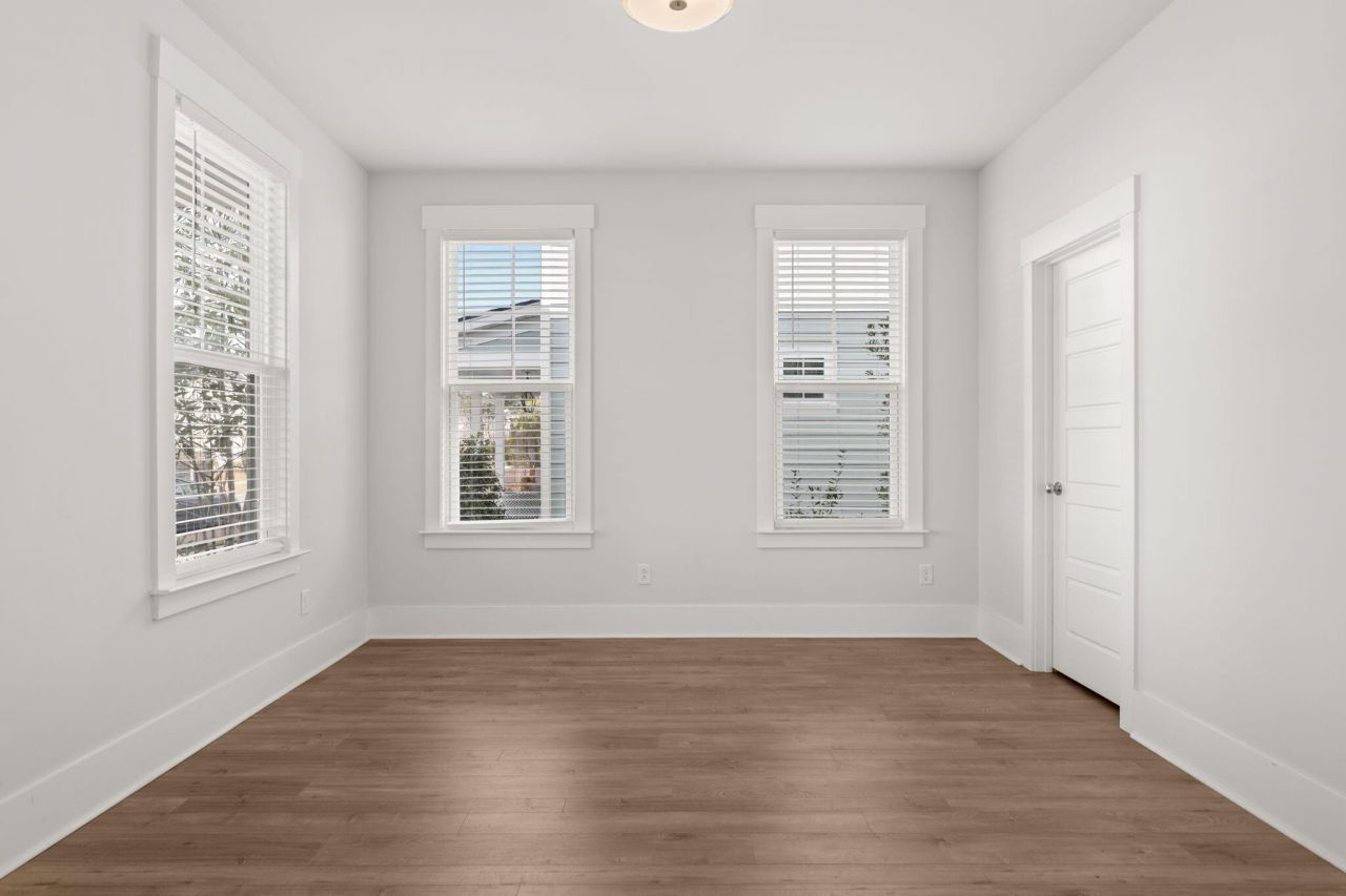 203 Bright Leaf Loop Photo 9