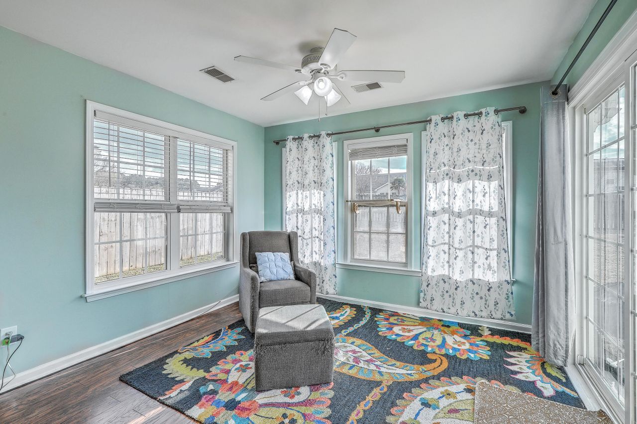 214 Goldfinch Lane Photo 12