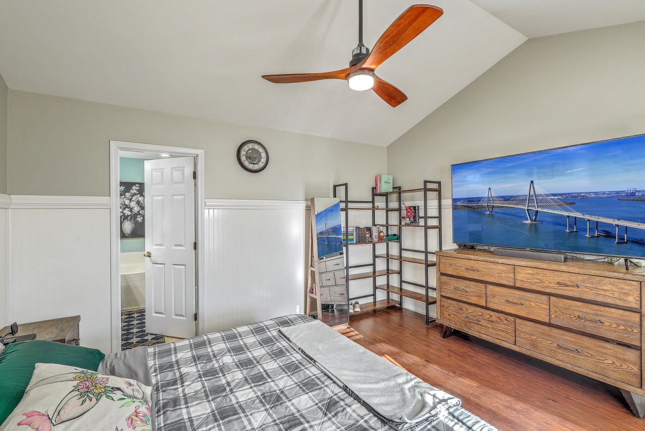 214 Goldfinch Lane Photo 16