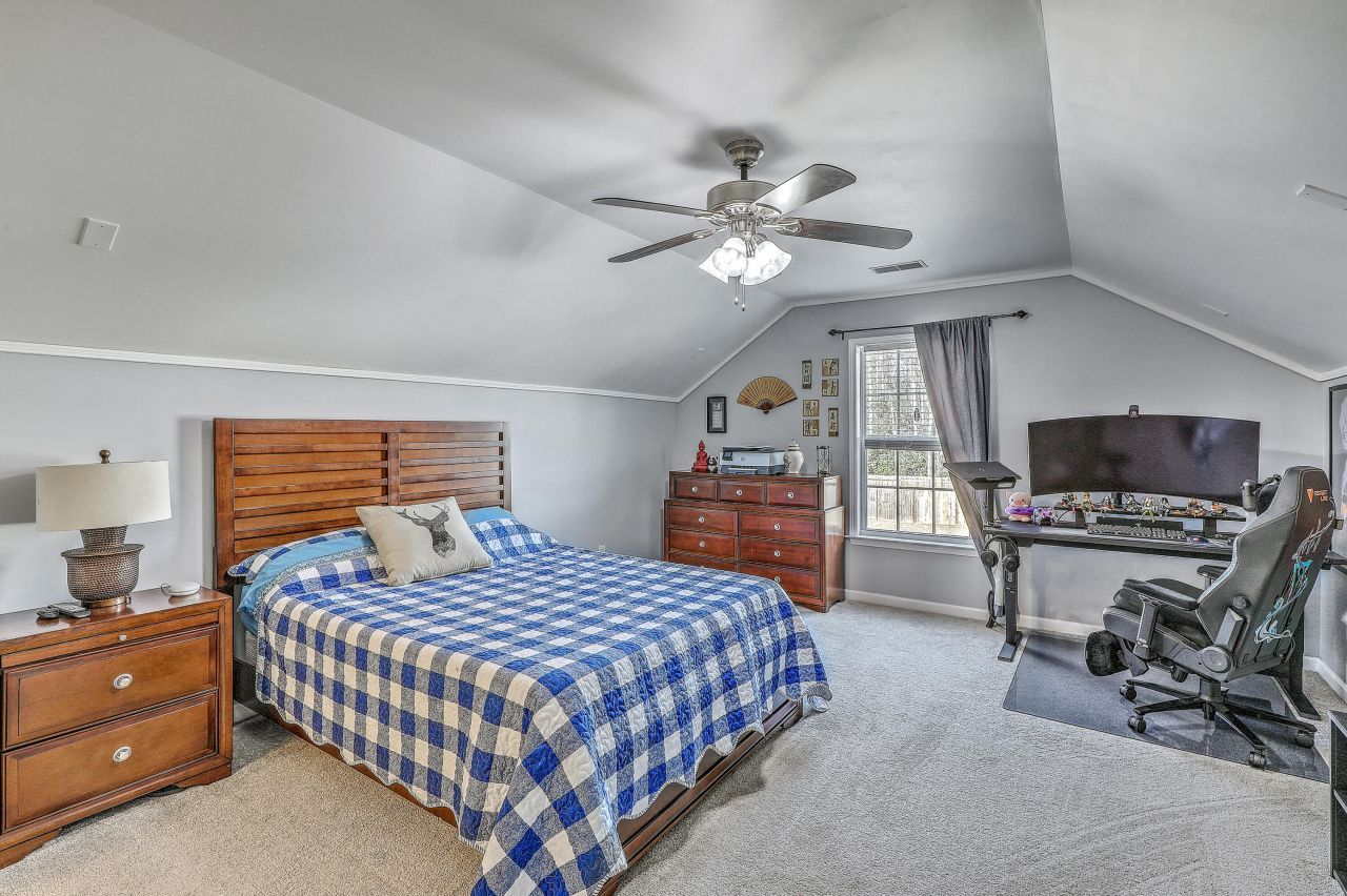 214 Goldfinch Lane Photo 24