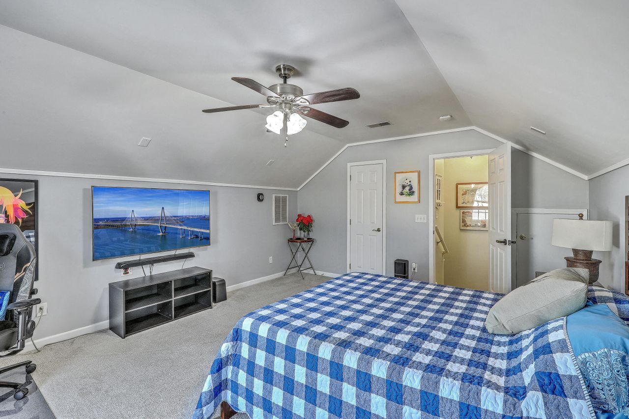 214 Goldfinch Lane Photo 25