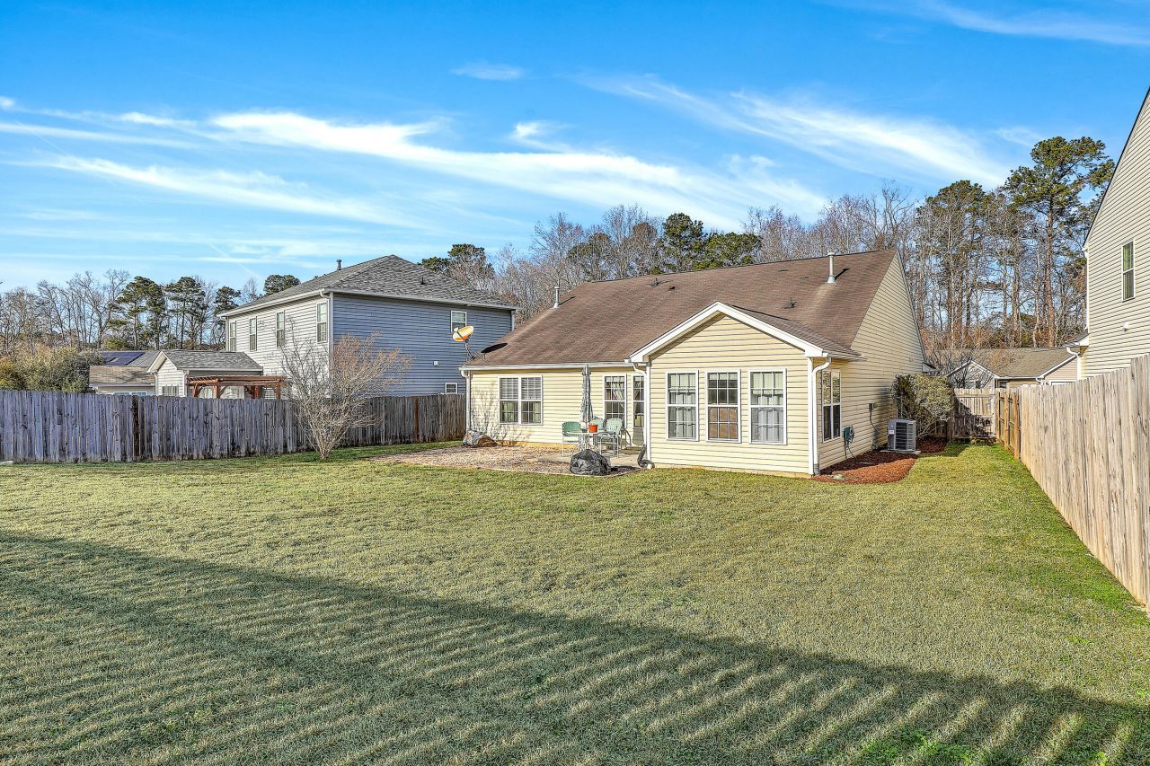 214 Goldfinch Lane Photo 27