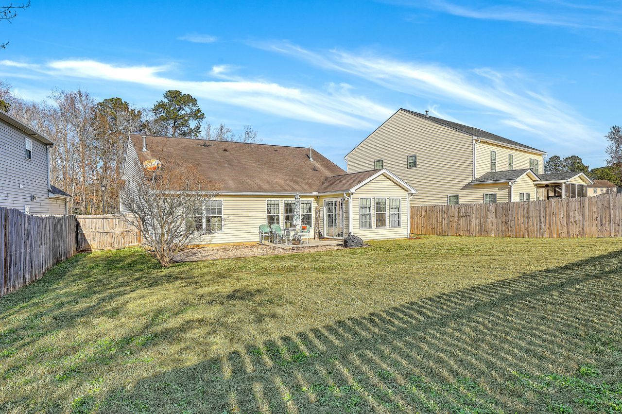 214 Goldfinch Lane Photo 28