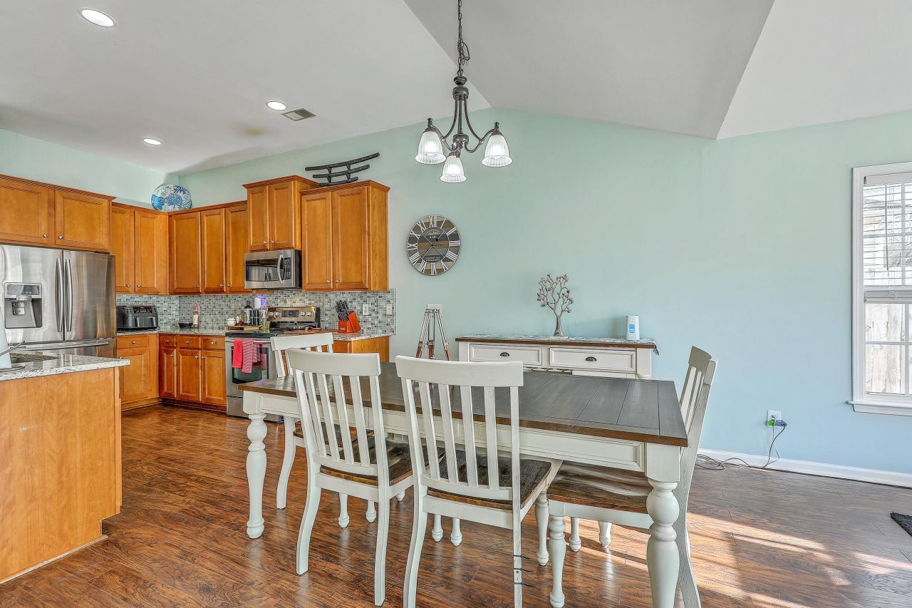 214 Goldfinch Lane Photo 7