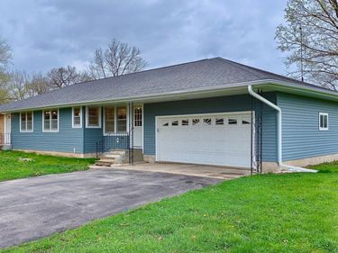 124 Cedar Street SE, Mazeppa, MN 55956