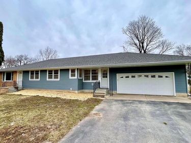 124 Cedar Street SE, Mazeppa, MN 55956
