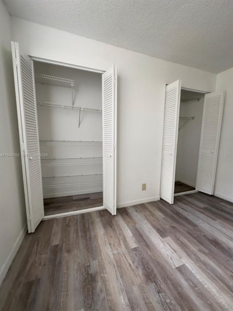 500 Executive Center Dr , Unit 2N, West Palm Beach, FL 33401 Photo